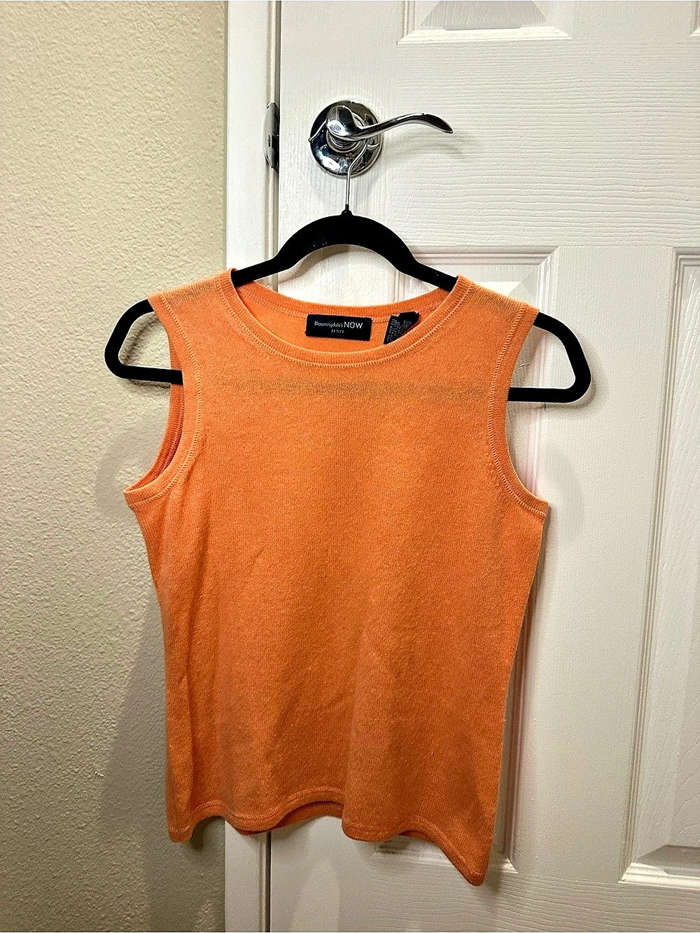 Bloomingdale's NOW Cashmere Sleeveless Top in Orange Like New